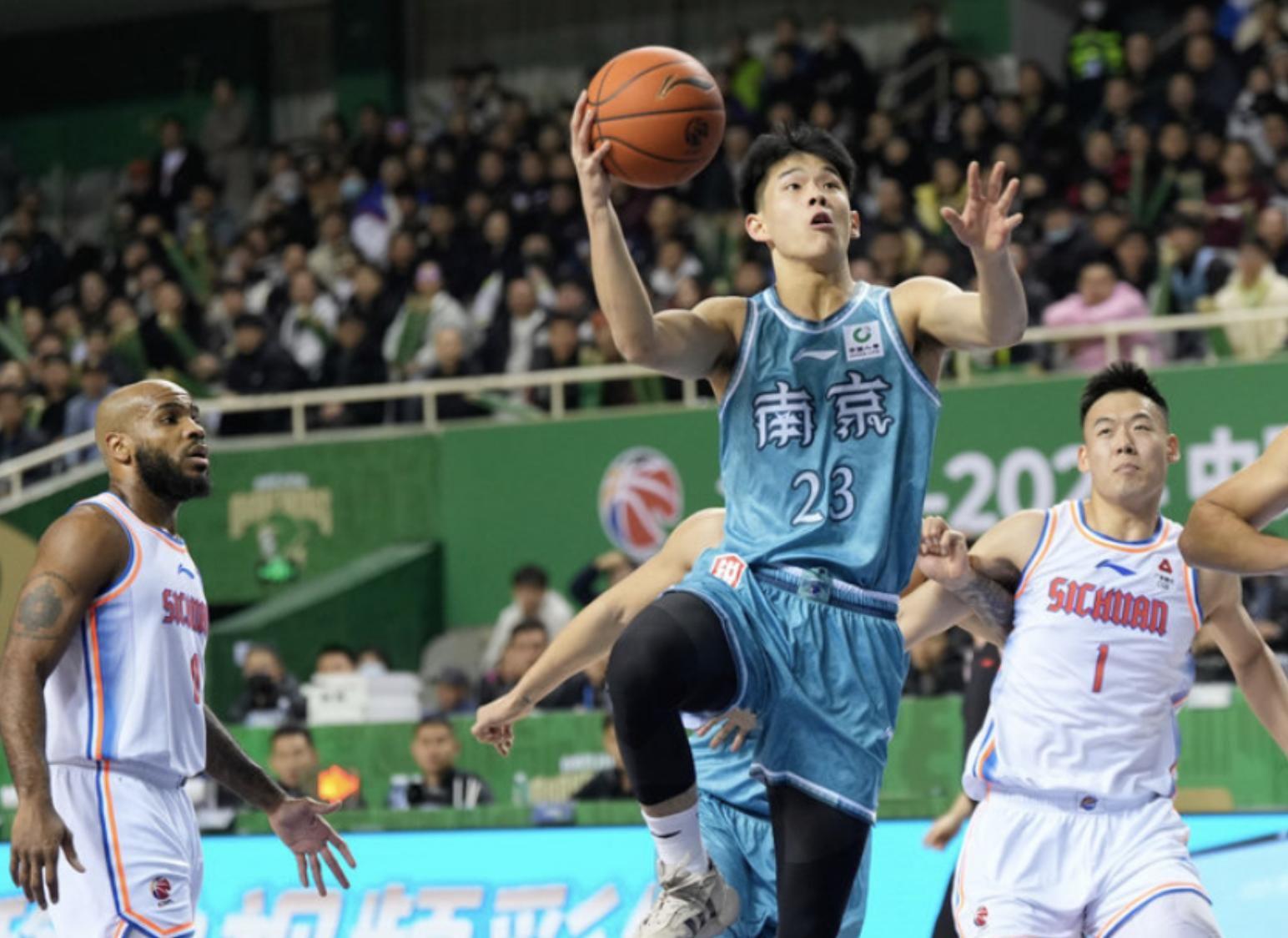 爱游戏体育53年了!尼克斯第3冠战T!他们是狂狗!