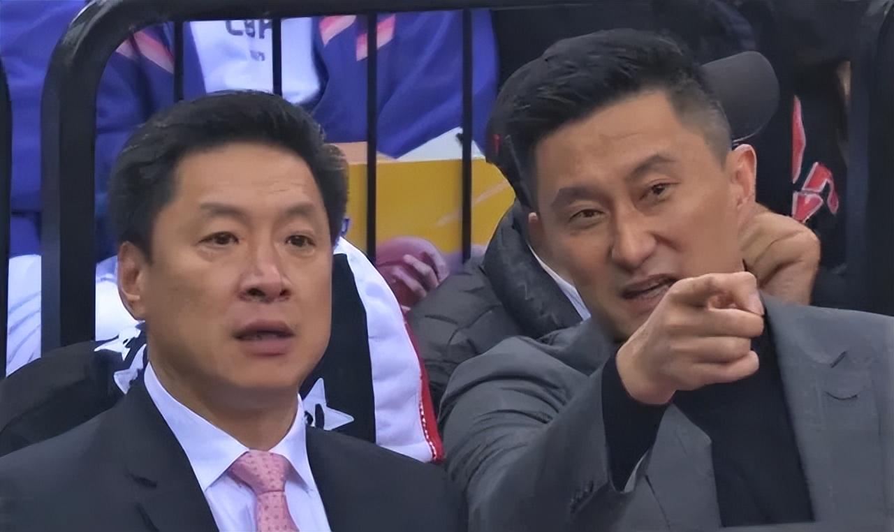 爱游戏体育不到两年前,他被国王裁掉,如今他却带领尼克斯拿到了总冠军?