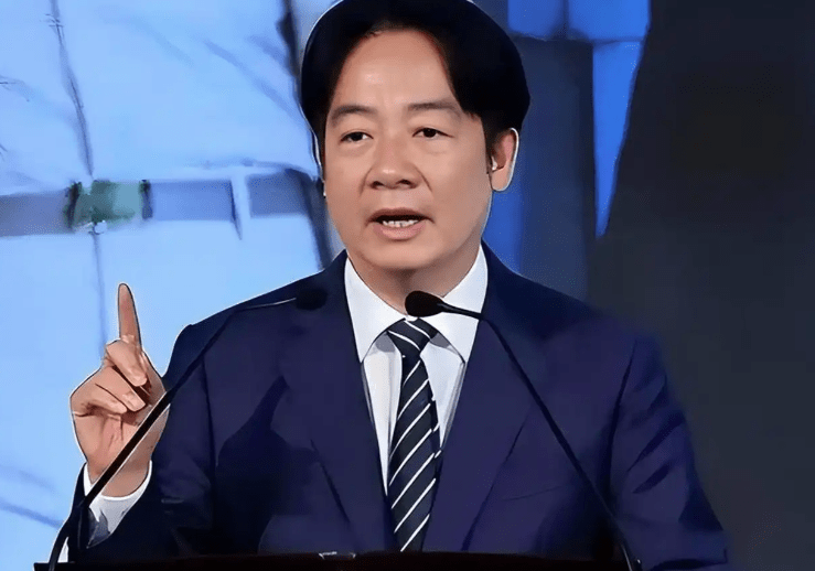 队报：巴黎卖拉莫斯和李刚仁收入破亿，将签阿克利乌舍和迪奥曼德