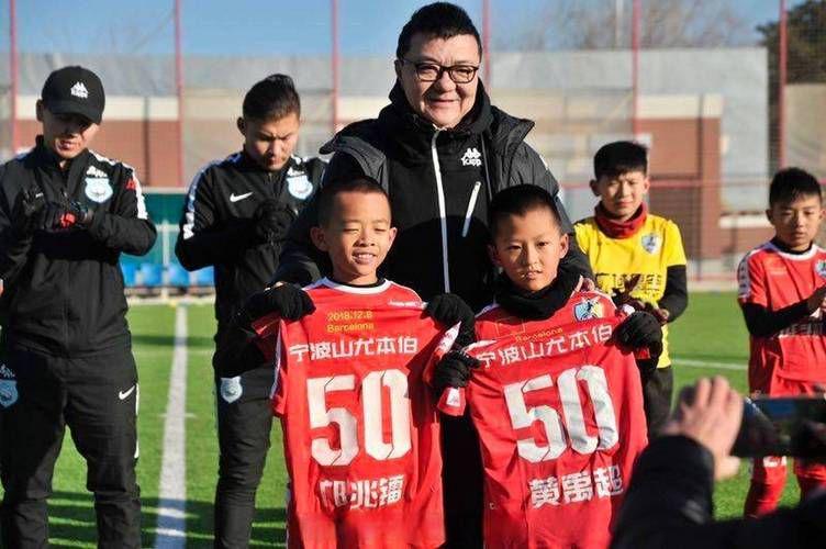 乌法115k欧元买断阿加波夫，结束租借正式加盟