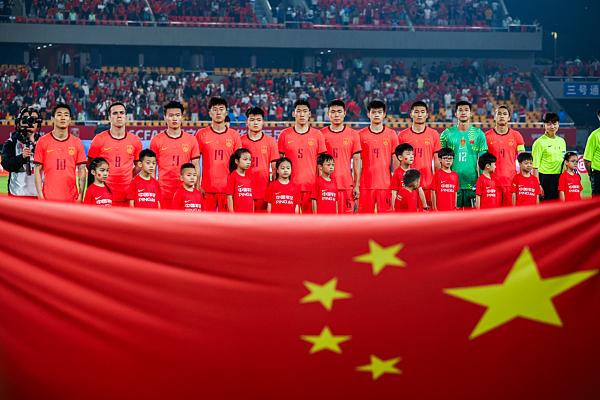 爱游戏体育尼克斯冲击53年首冠,元祖体育电台WFAN收听暴增