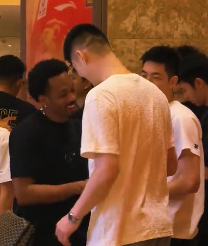 爱游戏体育福克斯总决赛彻底拉胯,马刺认清建队真理:哈珀才是持球大核首选