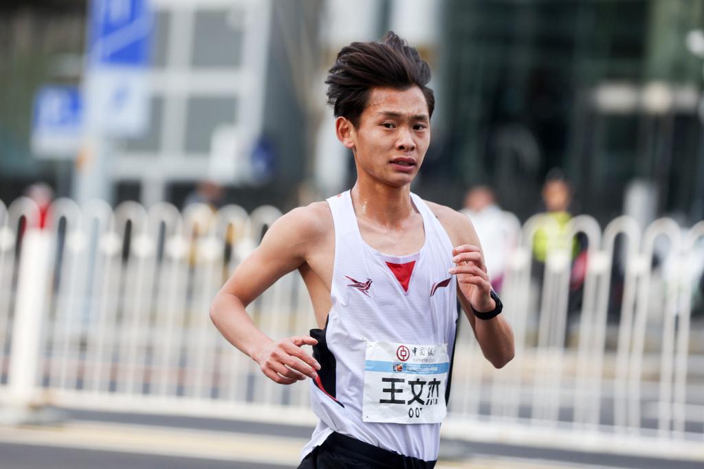 爱游戏体育夺冠77万奖金平索汉!尼克斯今年双冠1956万 克六底薪变迷你中产