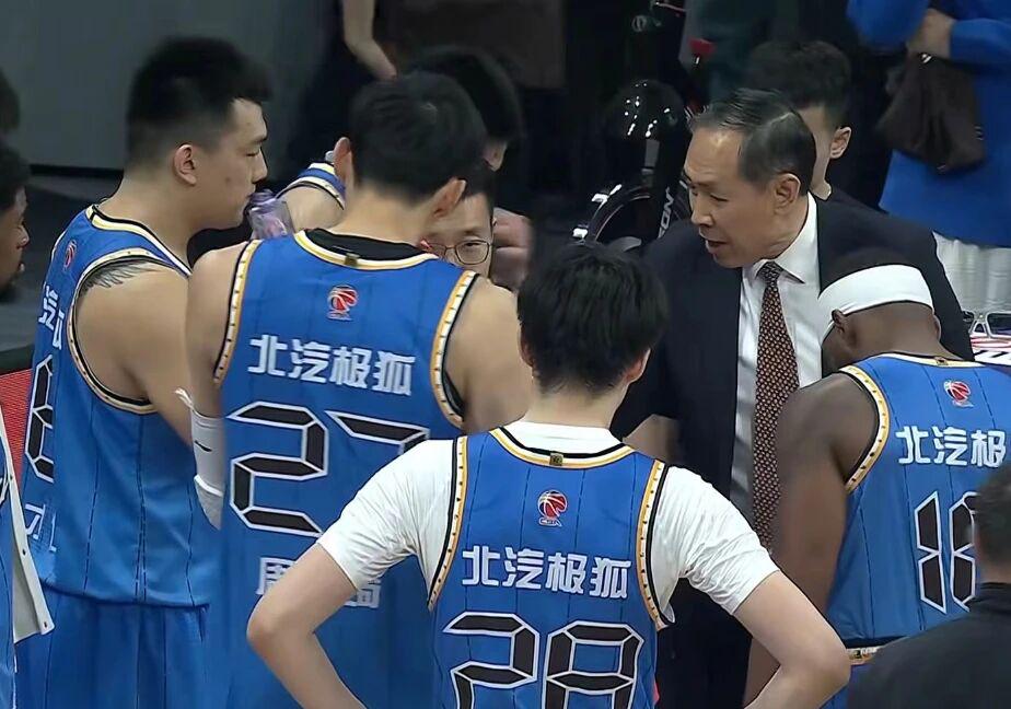 尼克斯夺冠夜罗宾逊谈抓蛇玄学:G5篮板奇兵助冠军