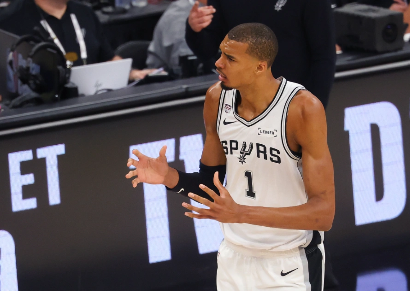 福斯特将吹罚NBA总决赛G5