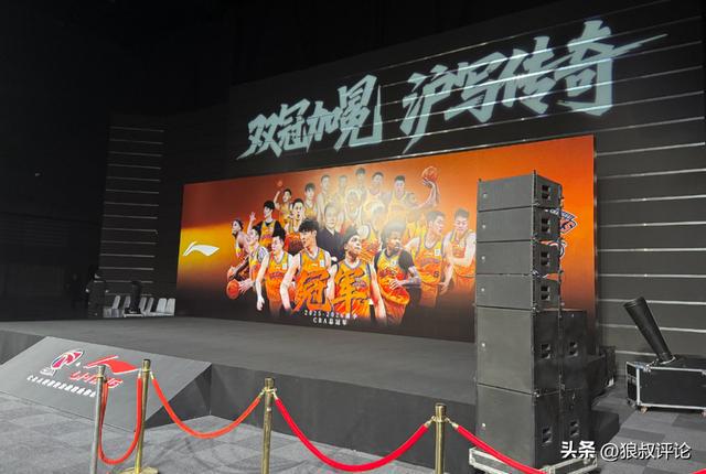 黄蜂先稳后险 选秀瞄准内线新星