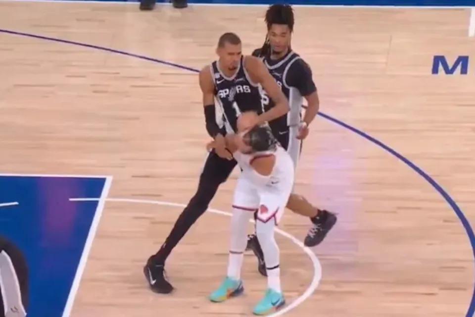 爱游戏体育半个世纪的等待！尼克斯时隔53年再度夺得NBA总冠军
