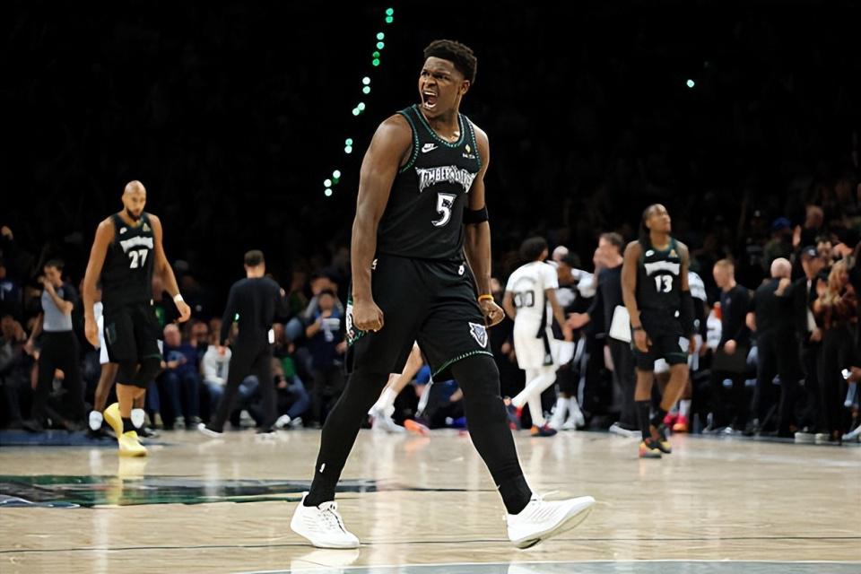 NBA创造历史!8年8个不同球队夺冠,别说马刺路还长