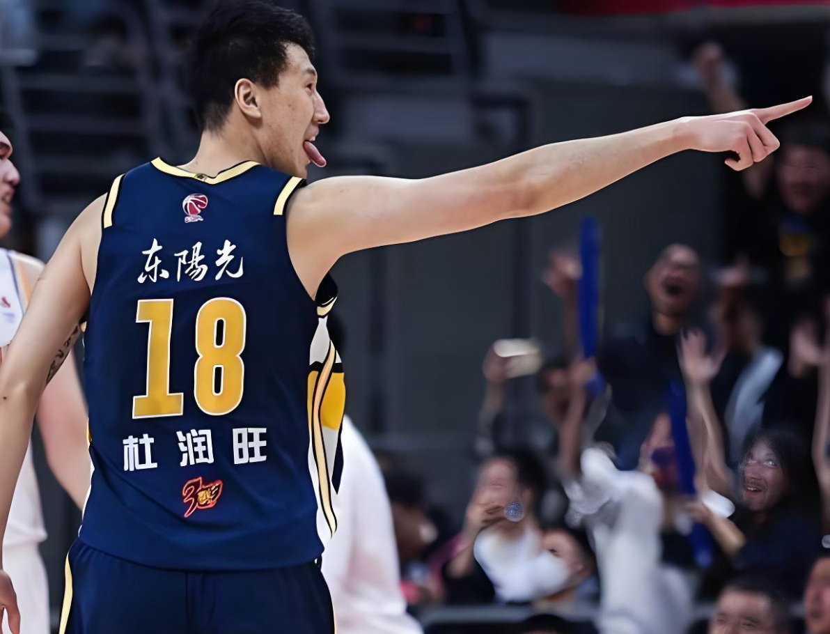 U17男篮虐委内瑞拉！张懿赵杰+2将齐爆，多人贡献，吕飞燕下替补