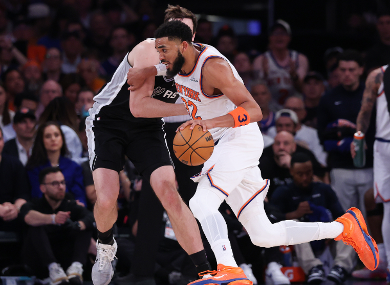 兄弟篮球,布伦森、哈特和大乔是首个NCAA+NBA夺冠的三人组