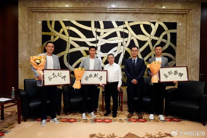多队对尼克斯夺冠各持不同立场