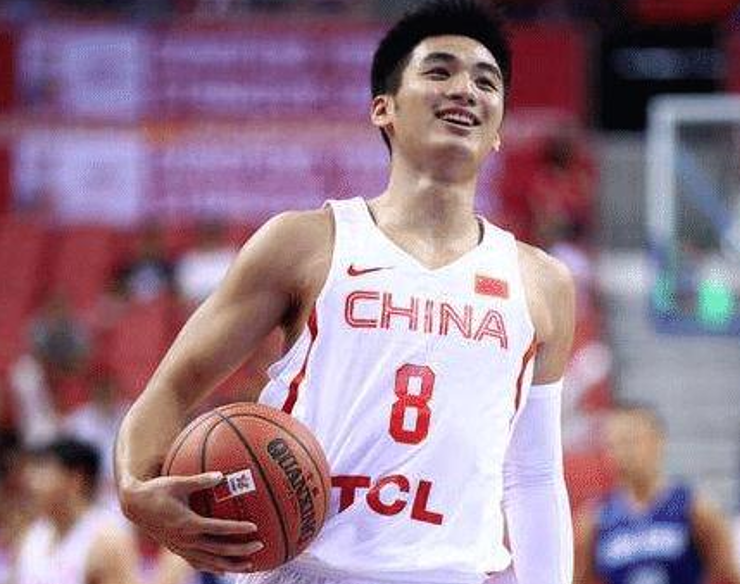 爱游戏体育球迷吵翻!乔丹是NBA初代营销大牌,詹姆斯是迭代招牌,真相扎心