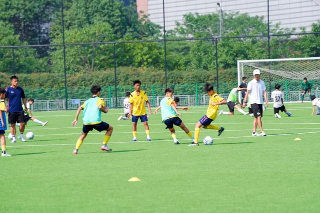 官方:延边龙鼎签下长春喜都中场黄梓铭